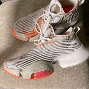 Nike Air Zoom sneakers size 10 Women’s/ 8.5 mens